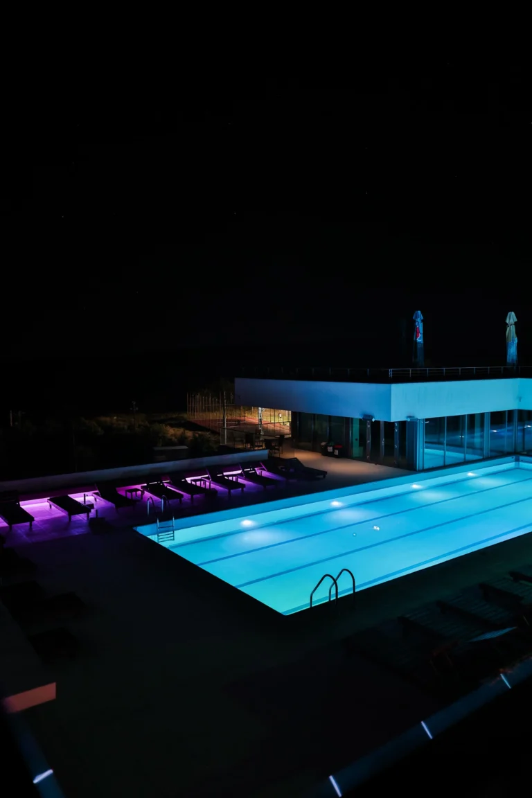 Piscina Noapte | AquAngar.ro