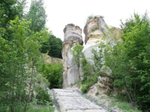 AquAngar - Atractii turistice | Gradina Zmeilor